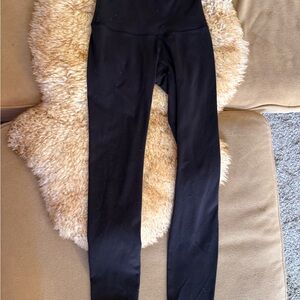 Lululemon Wunder Under 25” SIZE 2